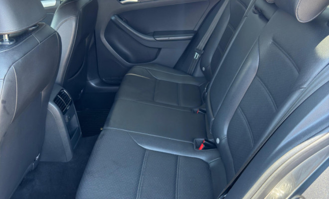 JETTA Comfortline 1.4 TSI Aut. 2017 - 94 mil km + Teto Solar + Pacote Exclusive!-8