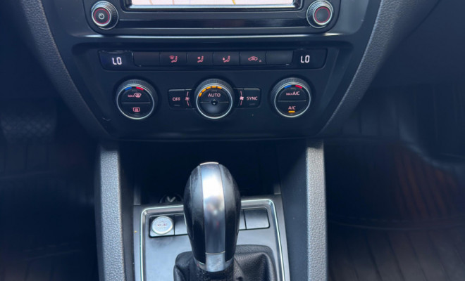 JETTA Comfortline 1.4 TSI Aut. 2017 - 94 mil km + Teto Solar + Pacote Exclusive!-13