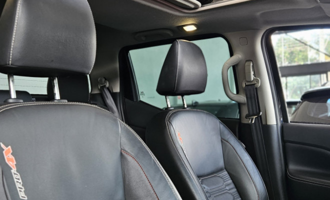 Nissan Frontier PRO4X CD 4x4 2.3 Bi-TB Die. Aut 2024 Diesel-17