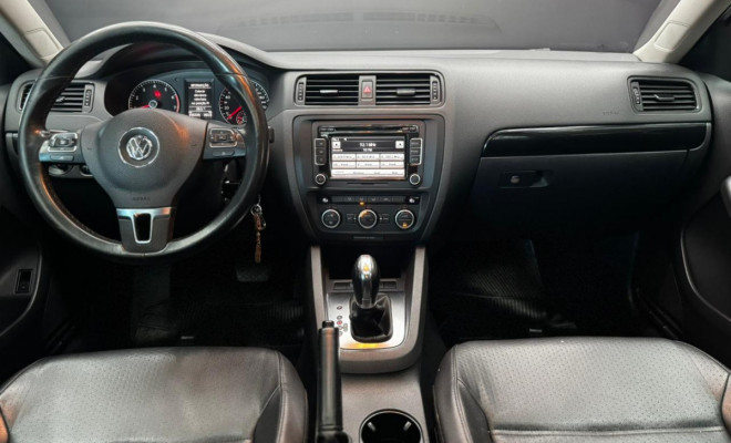 VW - VolksWagen JETTA Comfortline 2.0 T.Flex 8V 4p Tipt. 2014 Flex-15