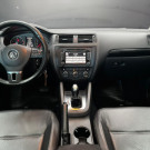 VW - VolksWagen JETTA Comfortline 2.0 T.Flex 8V 4p Tipt. 2014 Flex-15