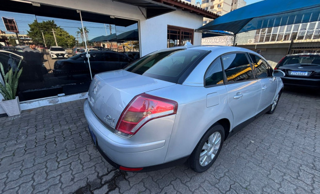 Citroën C4 GLX 2.0 Flex 16V 5p Aut. 2011 Flex-6