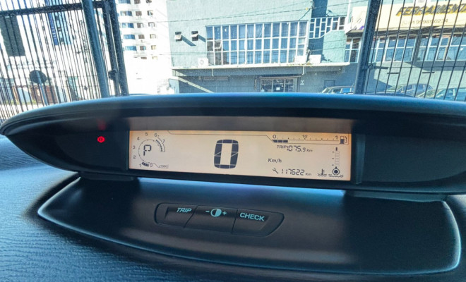 Citroën C4 GLX 2.0 Flex 16V 5p Aut. 2011 Flex-10