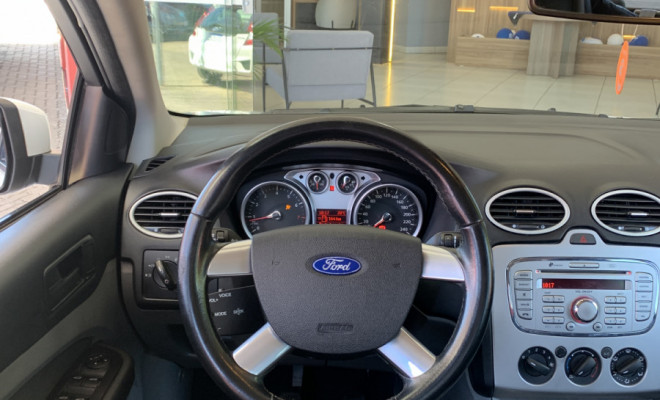 Ford Focus Sed. TI./TI.Plus 2.0 16V Flex  Aut 2012 Flex-6