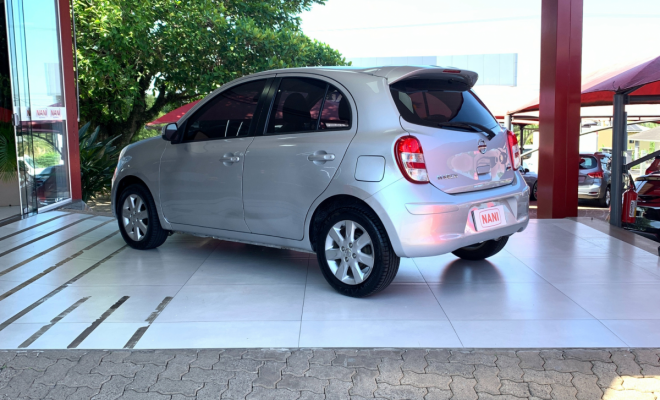 Nissan MARCH SV 1.6 16V Flex Fuel 2013 Flex-4