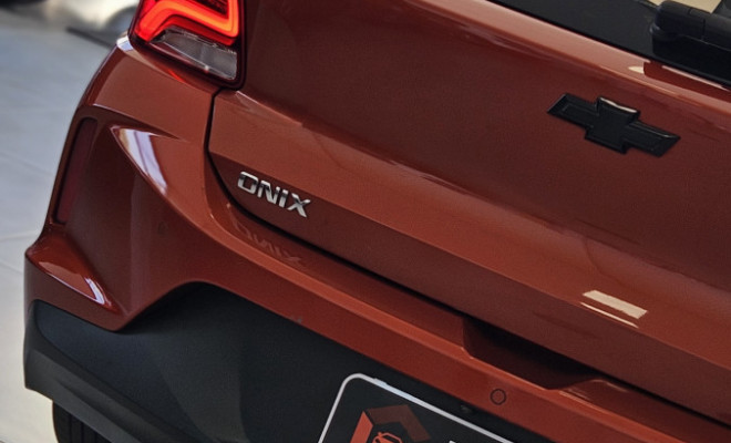 GM - Chevrolet ONIX HATCH PREM. 1.0 12V TB Flex 5p Aut. 2020 Flex-16