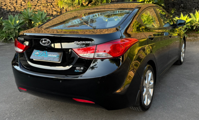 Hyundai Elantra GLS 1.8 16V Aut. 2012 Gasolina-14