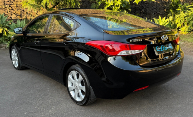 Hyundai Elantra GLS 1.8 16V Aut. 2012 Gasolina-12