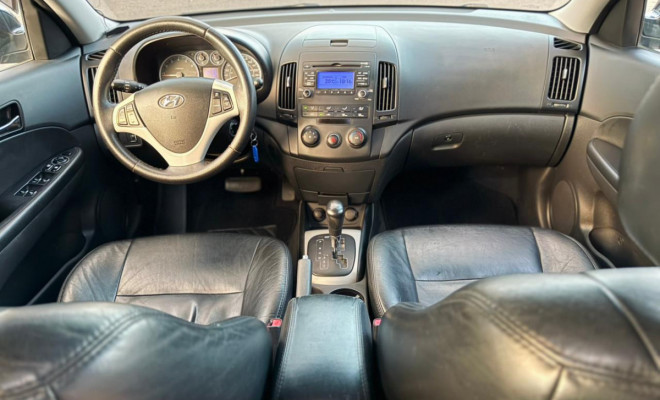 Hyundai i30 2.0 16V 145cv 5p Aut. 2010 Gasolina-11