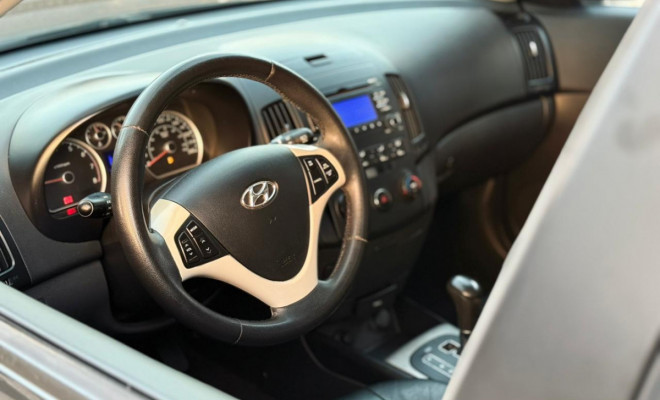 Hyundai i30 2.0 16V 145cv 5p Aut. 2010 Gasolina-29