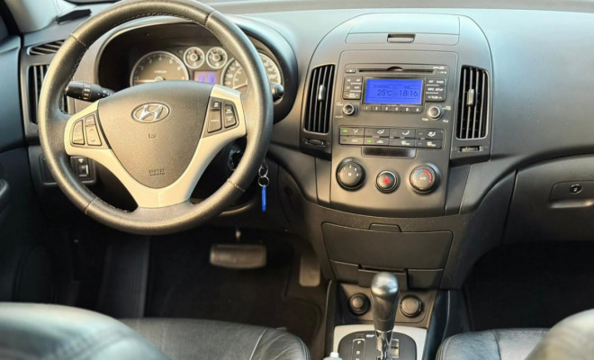 Hyundai i30 2.0 16V 145cv 5p Aut. 2010 Gasolina-12