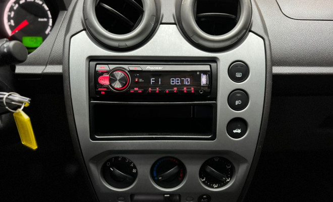 Ford Fiesta Sed. 1.6 8V Flex 4p 2013 Flex-8