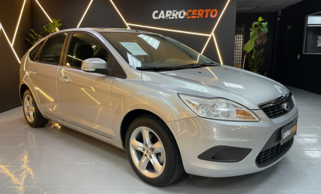 Ford Focus 2.0  2009 Flex  ÓTIMO ESPAÇO E CONFORTO-0