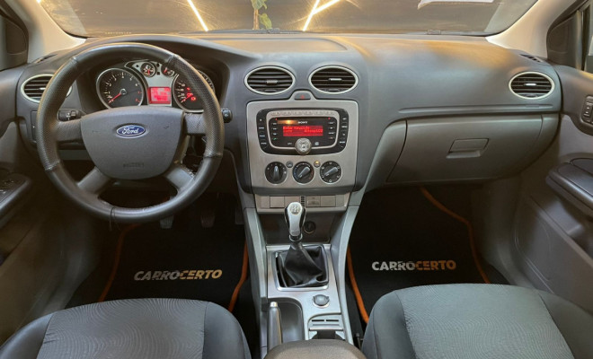 Ford Focus 2.0  2009 Flex  ÓTIMO ESPAÇO E CONFORTO-4