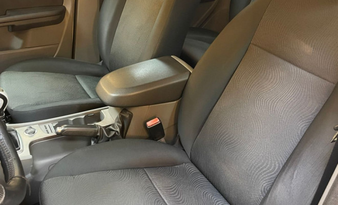 Ford Focus 2.0  2009 Flex  ÓTIMO ESPAÇO E CONFORTO-6