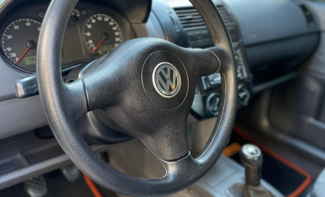 VW - VolksWagen Polo Sedan 1.6 2004  100% FINANCIADO-7