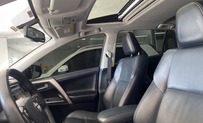 Toyota RAV4 2.0 TOP C/ Teto Aut 2018-8