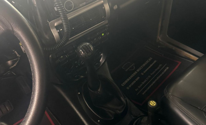 Troller T-4 4x4 2.8 TB Int. Cap. Rígida Diesel 2005 Diesel-9