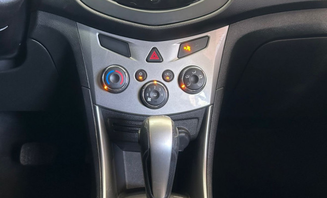 GM - Chevrolet TRACKER LTZ 1.8 16V Flex 4x2 Aut. 2014 Flex-11