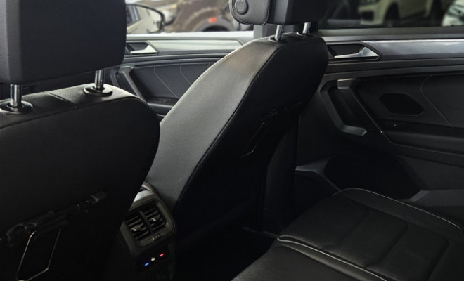 VW - VolksWagen TIGUAN Allspac R-Line 350 TSI 2.0 4x4 2019 Gasolina-12
