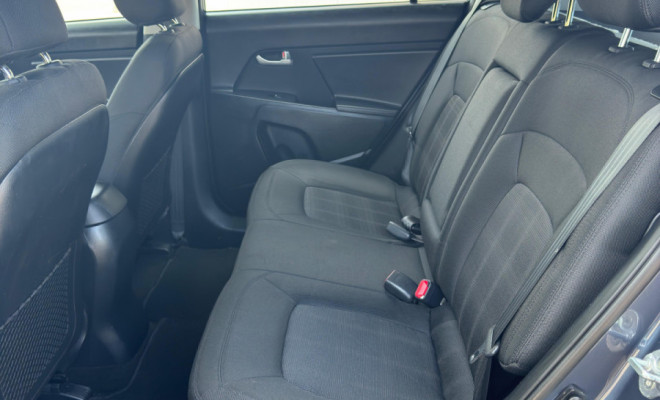 Sinta o poder e a sofisticação de um SUV de verdade: Kia Sportage LX 2.0 Automática 2014!-8