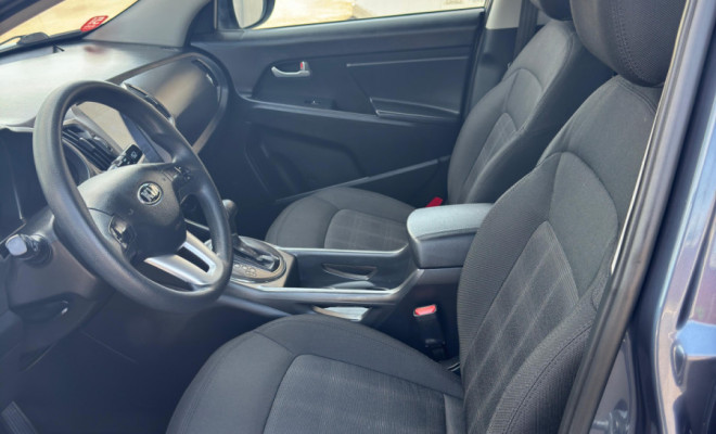 Sinta o poder e a sofisticação de um SUV de verdade: Kia Sportage LX 2.0 Automática 2014!-7