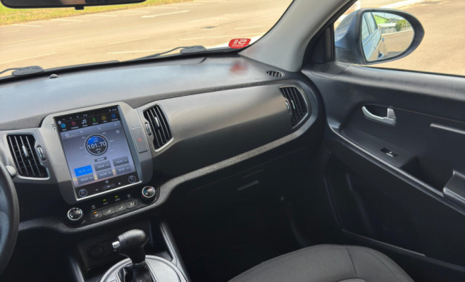 Sinta o poder e a sofisticação de um SUV de verdade: Kia Sportage LX 2.0 Automática 2014!-12