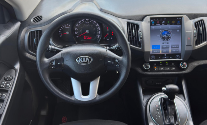 Sinta o poder e a sofisticação de um SUV de verdade: Kia Sportage LX 2.0 Automática 2014!-6