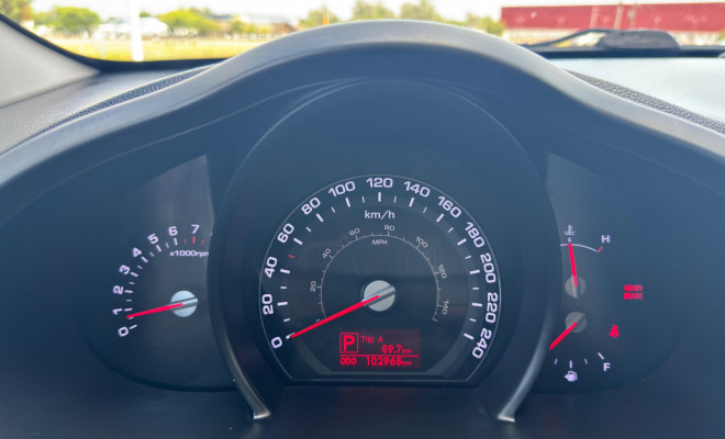 Sinta o poder e a sofisticação de um SUV de verdade: Kia Sportage LX 2.0 Automática 2014!-3