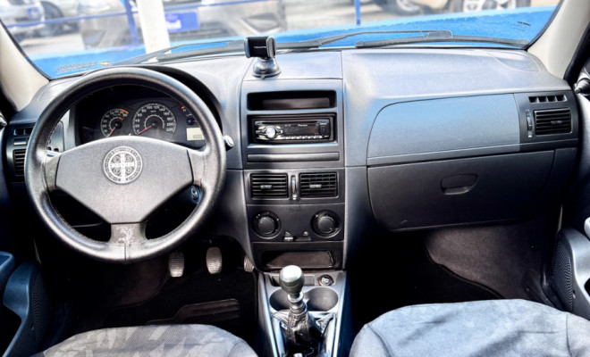 Fiat Siena EL Celeb. 1.0 mpi Fire Flex 8V 4p 2010 Flex-8