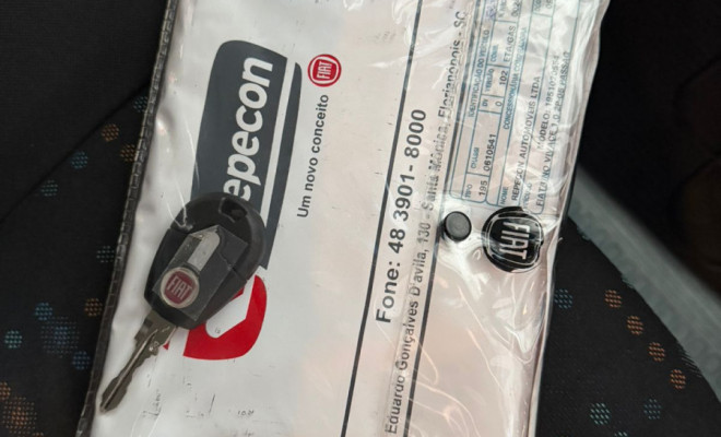 Fiat UNO VIVACE Celeb. 1.0 EVO F. Flex 8V 3p 2014 Flex-12