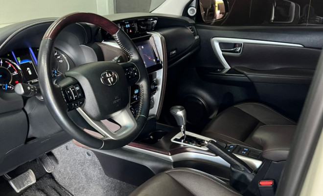 Toyota Hilux SW4 SRX 4x4 2.8 Diesel Aut. 2020-2