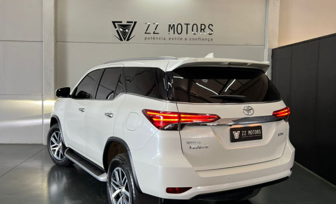 Toyota Hilux SW4 SRX 4x4 2.8 Diesel Aut. 2020-6