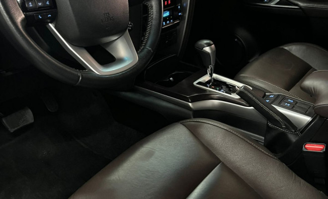 Toyota Hilux SW4 SRX 4x4 2.8 Diesel Aut. 2020-3