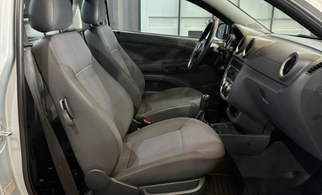 VW - VolksWagen Saveiro 1.6 Mi Total Flex 8V CE 2013 Flex-9