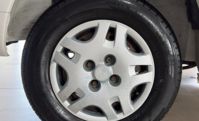 VW - VolksWagen Gol (novo) 1.0 Mi Total Flex 8V 2p 2013 Flex-13