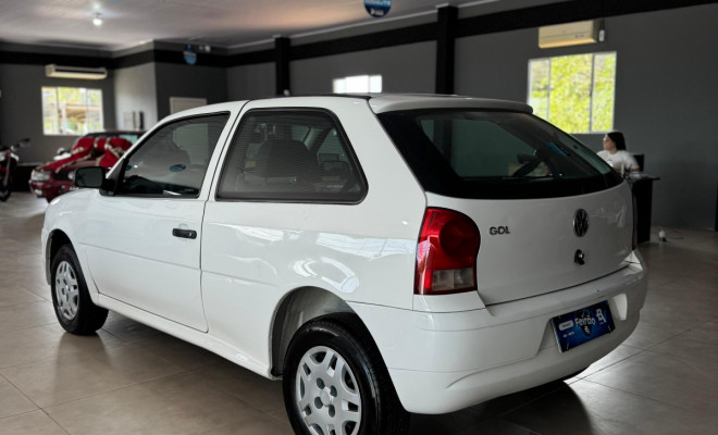 VW - VolksWagen Gol (novo) 1.0 Mi Total Flex 8V 2p 2013 Flex-1