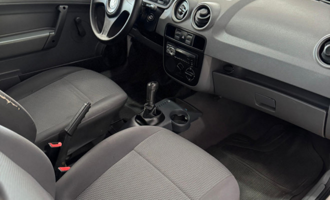 VW - VolksWagen Gol (novo) 1.0 Mi Total Flex 8V 2p 2013 Flex-18