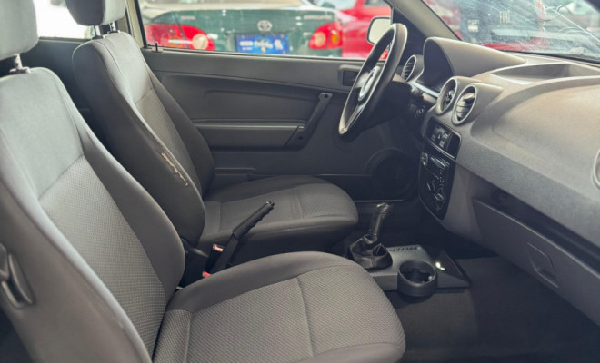 VW - VolksWagen Gol (novo) 1.0 Mi Total Flex 8V 2p 2013 Flex-5