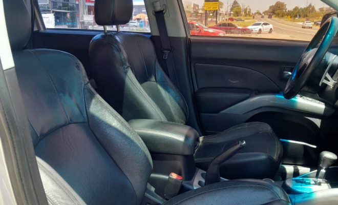 Mitsubishi OUTLANDER 3.0/ GT 3.0 V6 Aut. 2009 Gasolina-8