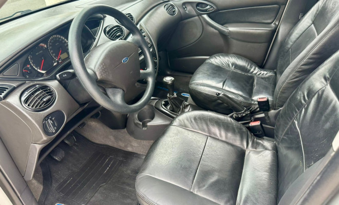 Ford Focus Hatch 1.6 8V Flex - 2008-8