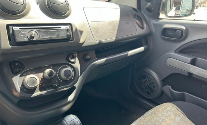 Fiat UNO VIVACE/RUA 1.0 EVO Fire Flex 8V 5p 2014 Flex-10