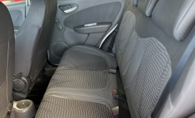 Fiat Palio ATTRA./ITÁLIA 1.4 EVO F.Flex 8V 5p 2015 Flex-9