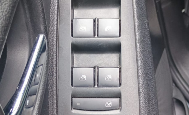 GM - Chevrolet TRACKER LTZ 1.8 16V Flex 4x2 Aut. 2015 Flex-6