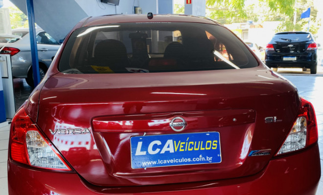 Nissan VERSA SL 1.6 16V Flex Fuel 4p Mec. 2014 Flex-4