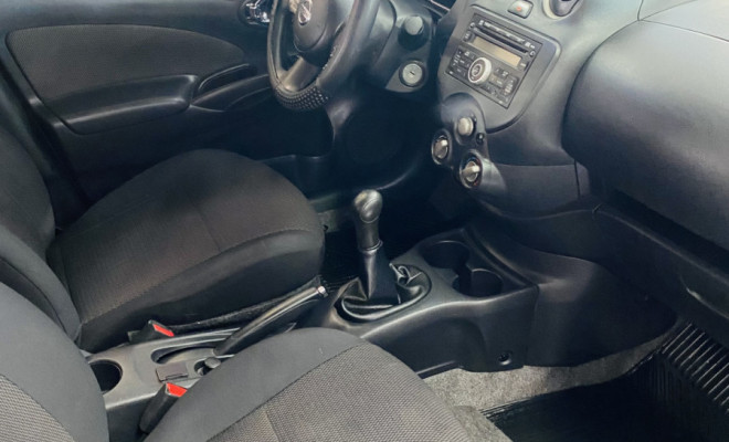 Nissan VERSA SL 1.6 16V Flex Fuel 4p Mec. 2014 Flex-7