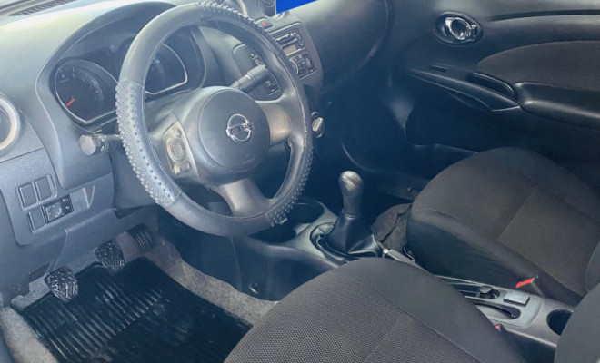 Nissan VERSA SL 1.6 16V Flex Fuel 4p Mec. 2014 Flex-6
