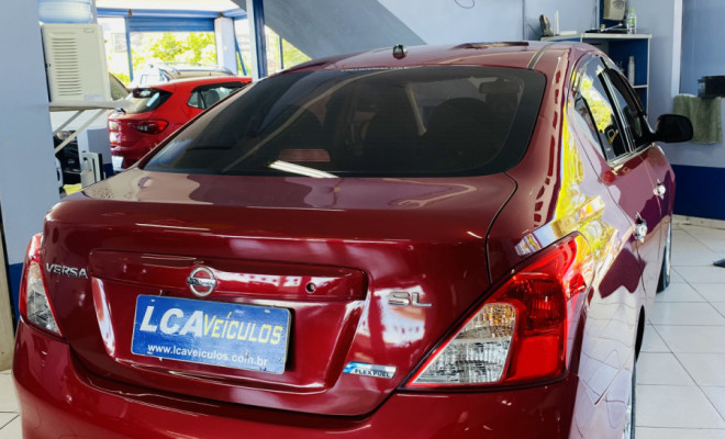 Nissan VERSA SL 1.6 16V Flex Fuel 4p Mec. 2014 Flex-5