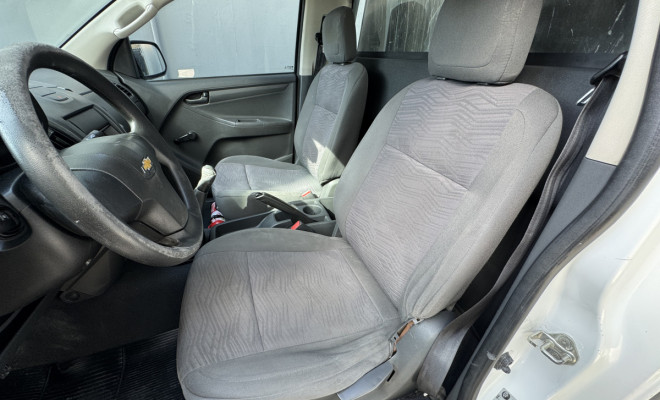 GM - Chevrolet S10 Pick-Up LS 2.4 F.Power 4x2 CS 2014 Flex-9