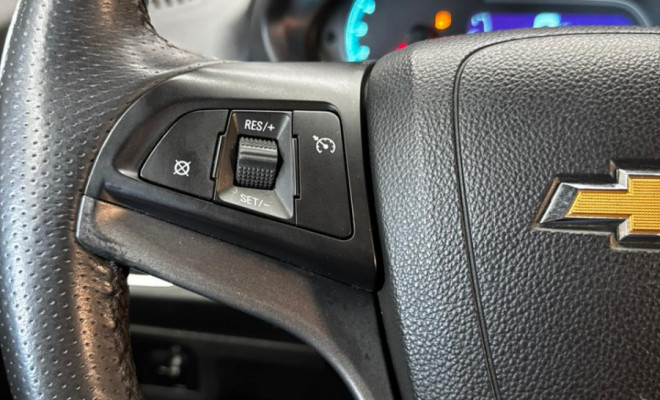 GM - Chevrolet ONIX HATCH LT 1.4 8V FlexPower 5p Aut. 2014 Flex-9